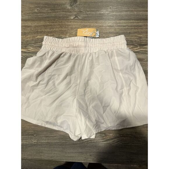 Women's 3" Quick Dry Board Shorts - Kona Sol Cream Size Medium. NWT. U - Picture 2 of 5